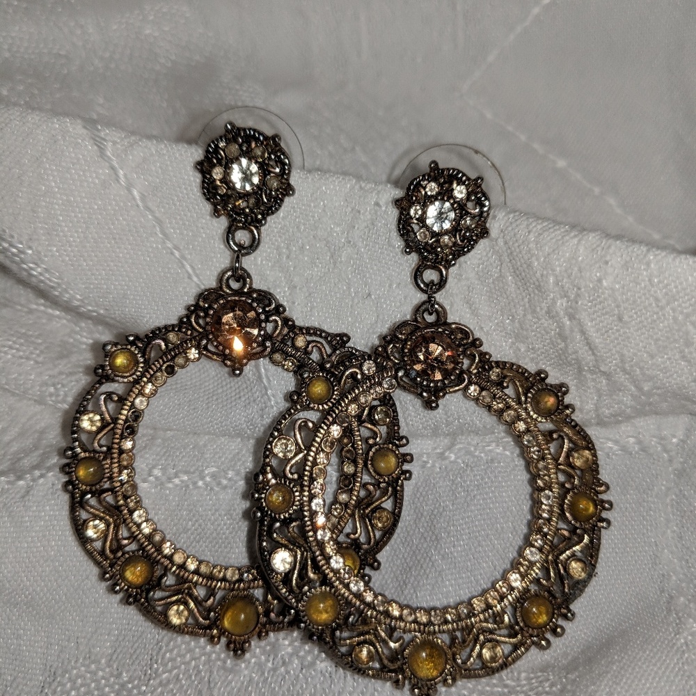 Gold Fashion Earrings with Smoky & Diamond Stones